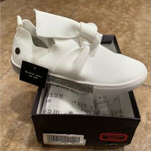 New Bernie Mev. New York Sneakers